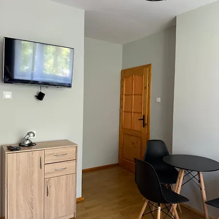 Goscinne A I M Dendys *