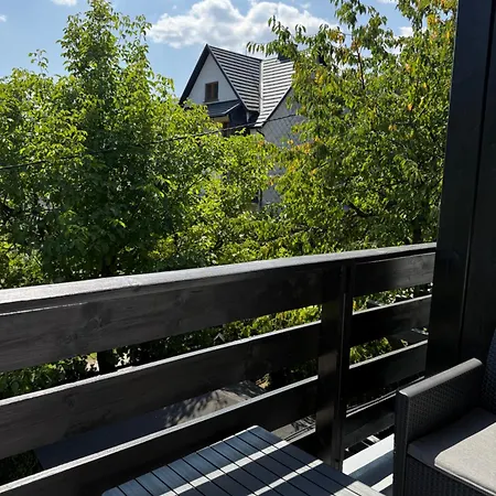 Δωμάτια σε οικογενειακή κατοικία Goscinne A I M Dendys