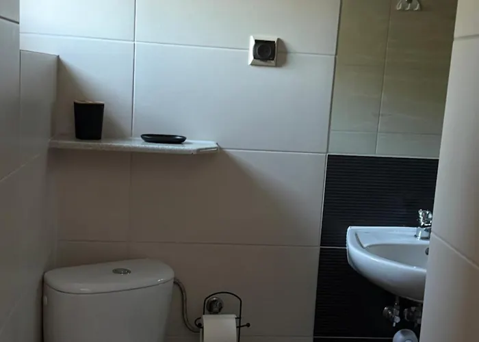 Δωμάτια σε οικογενειακή κατοικία Goscinne A I M Dendys